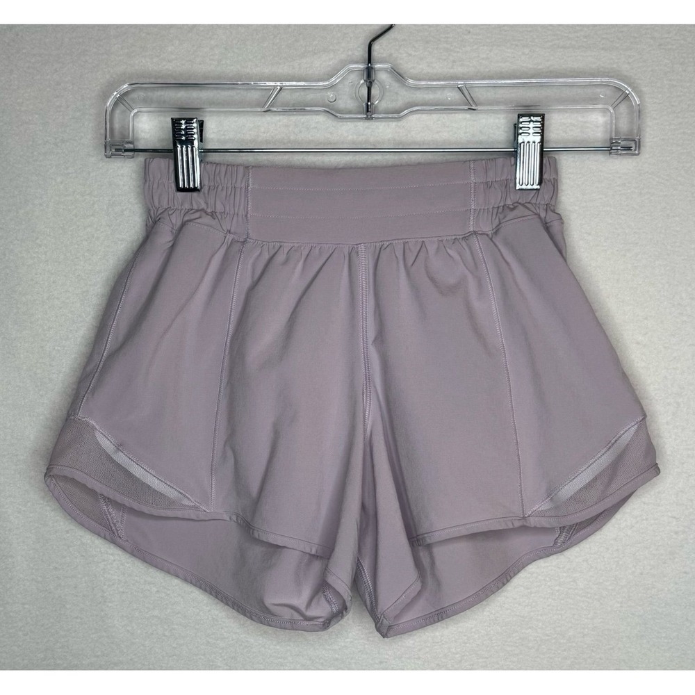 Lululemon Hotty Hot Short II Long 4 Lavender Dew Low Rise Womens Size 2 Running